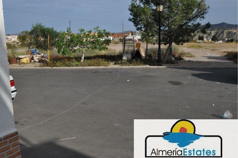 For sale of house in Zurgena