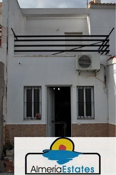 For sale of house in Zurgena