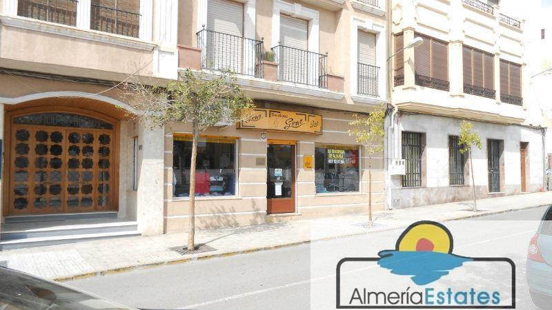 Alquiler de local comercial en Albox