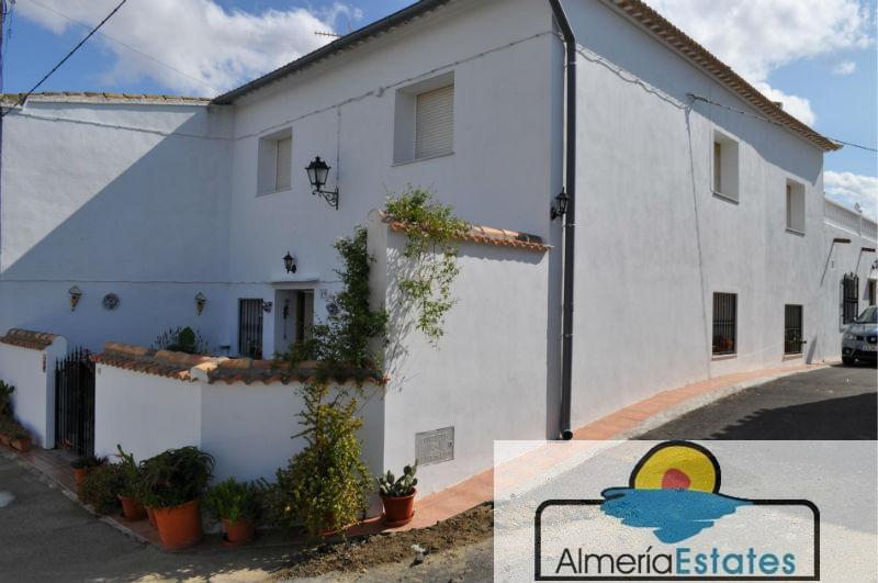 Casa en venta en llanos del peral, Zurgena