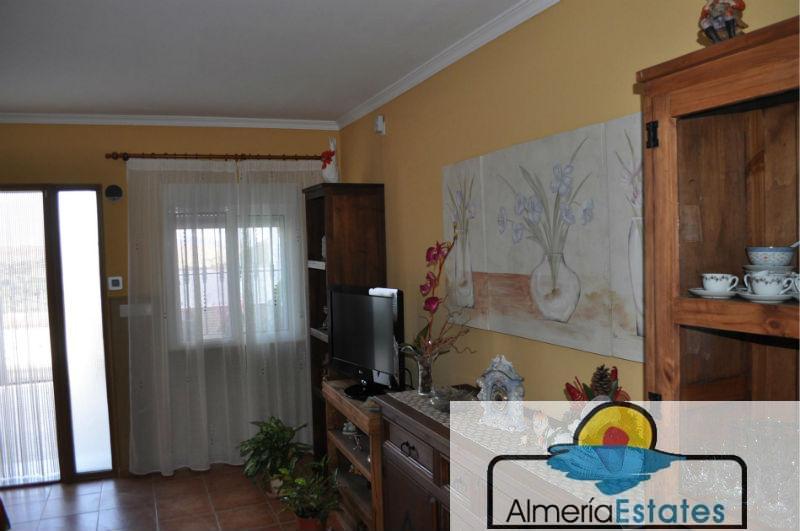 Venta de casa en Zurgena