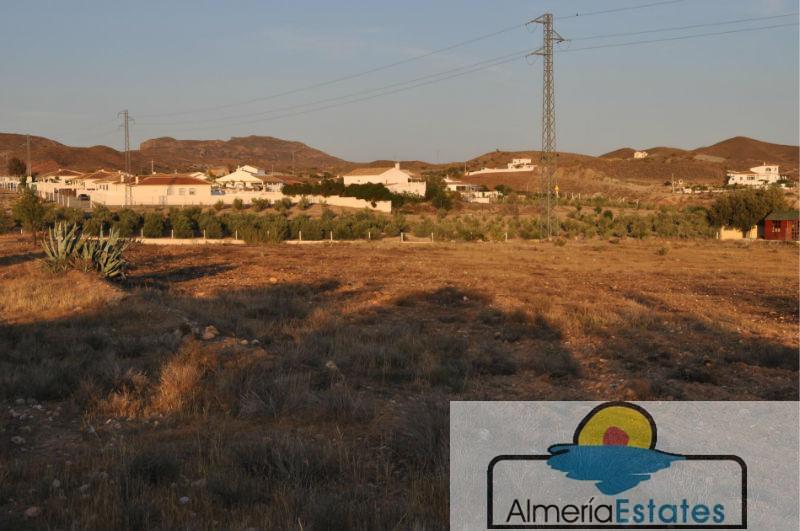 Venta de finca rústica en Albox