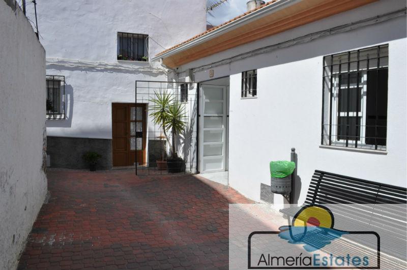 For sale of house in Albánchez