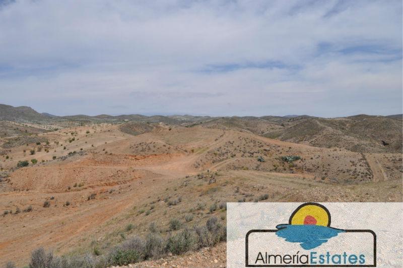 For sale of rural property in Taberno