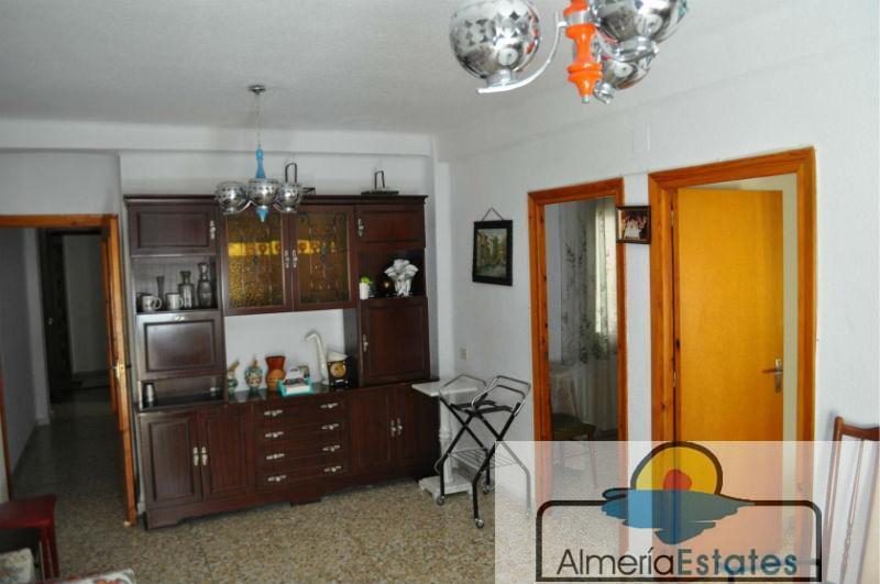 For sale of flat in Macael