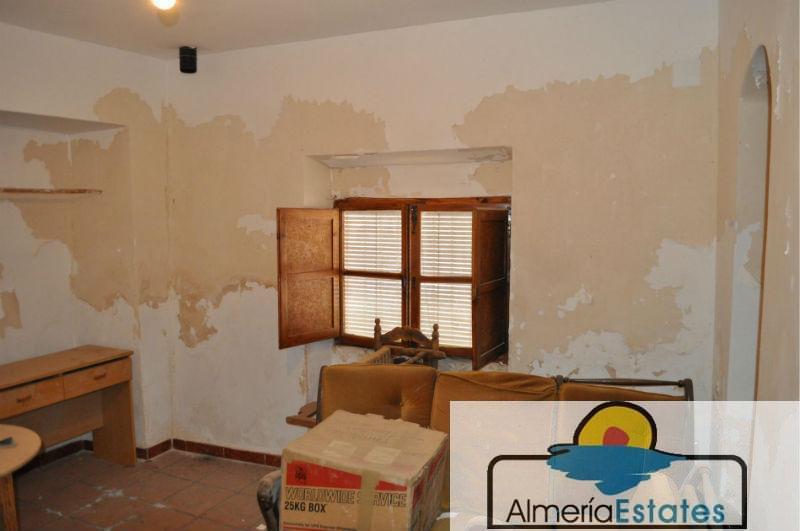 For sale of house in Albánchez