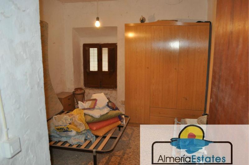 For sale of house in Albánchez