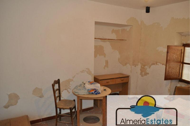 For sale of house in Albánchez