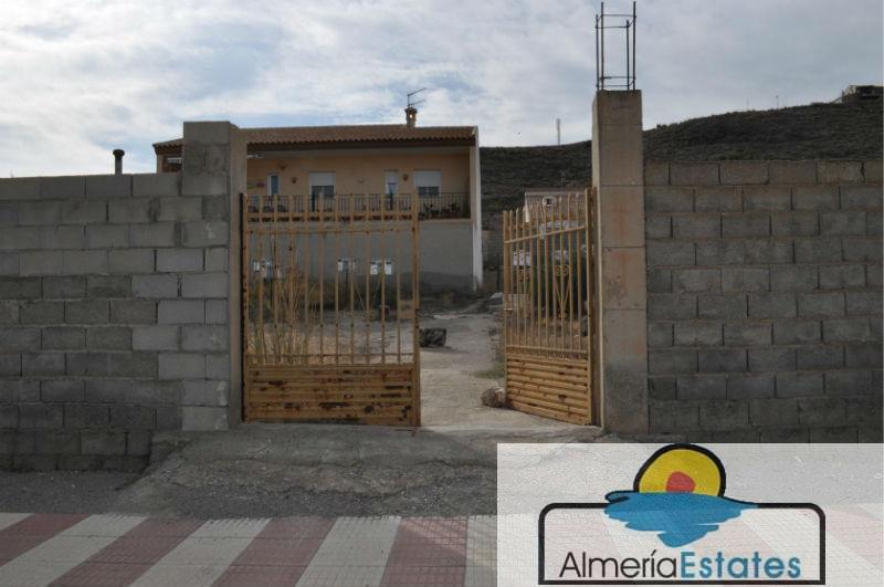 Venta de terreno en Cantoria