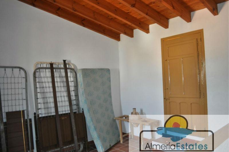 For sale of house in Purchena