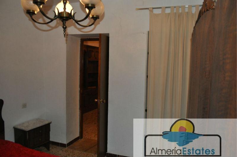 For sale of house in Purchena