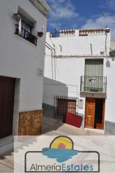 For sale of house in Purchena