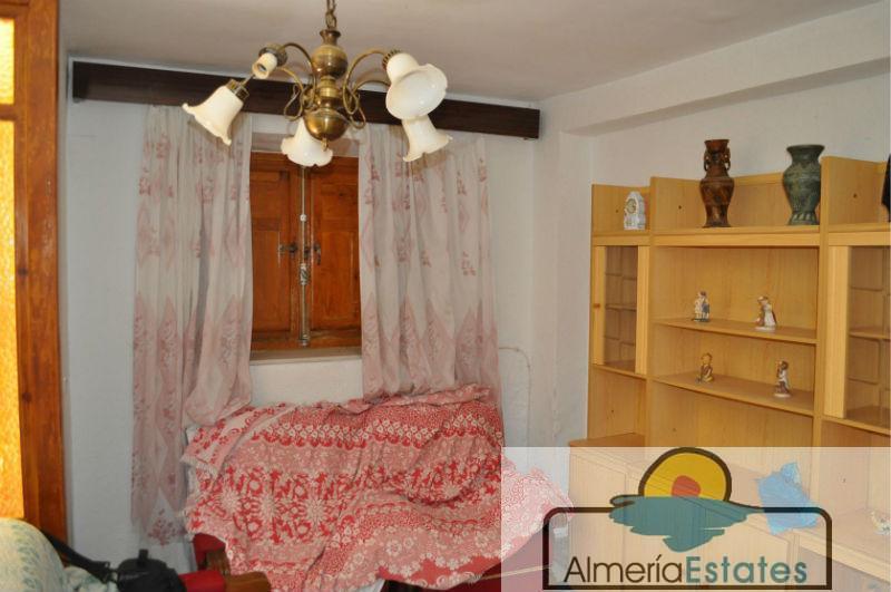 For sale of house in Purchena