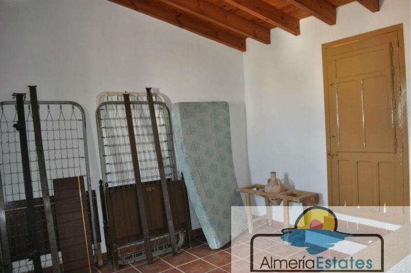 For sale of house in Purchena