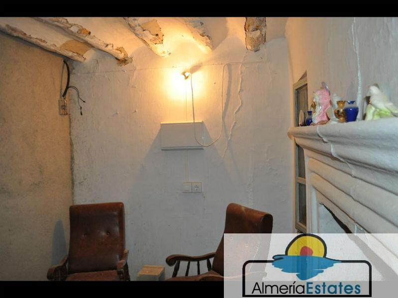 For sale of house in Oria