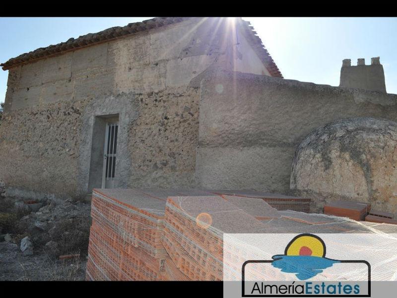 For sale of house in Oria