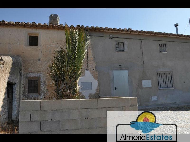 For sale of house in Oria