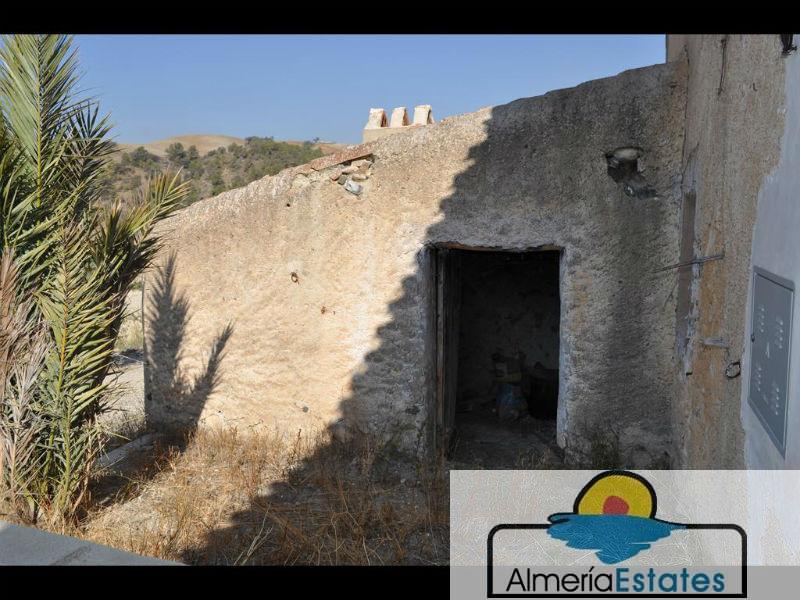 For sale of house in Oria