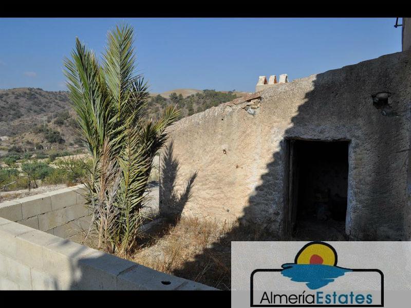 For sale of house in Oria