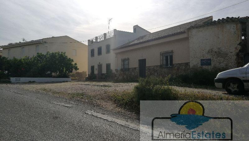 Venta de villa en Arboleas