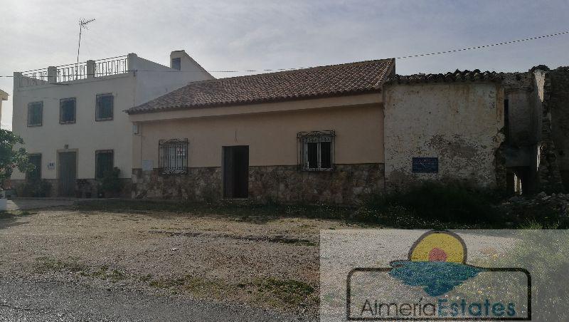 Venta de villa en Arboleas