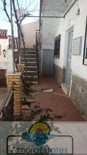 For sale of house in Líjar