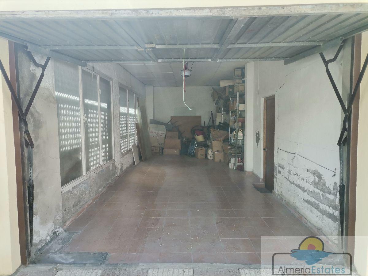 For sale of premises in Cantoria