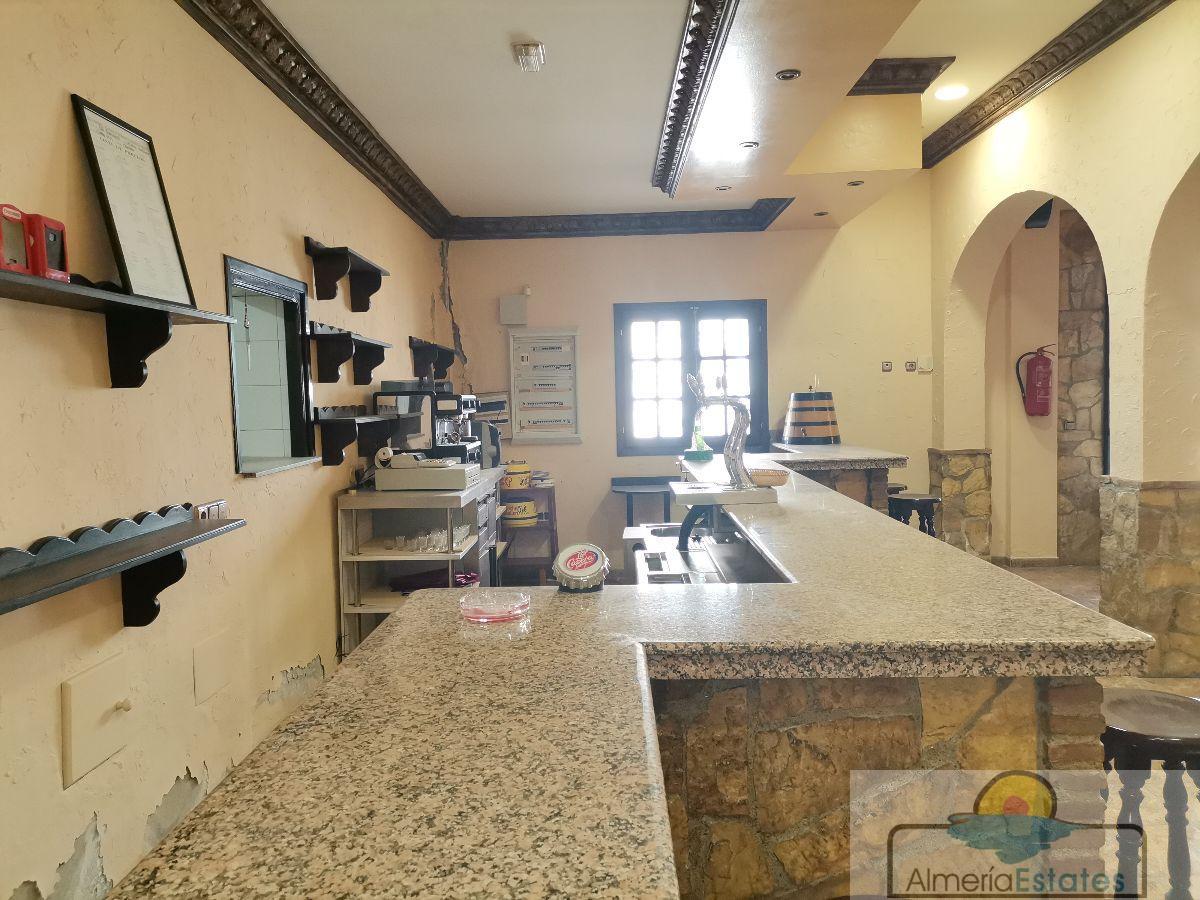 For sale of premises in Cantoria