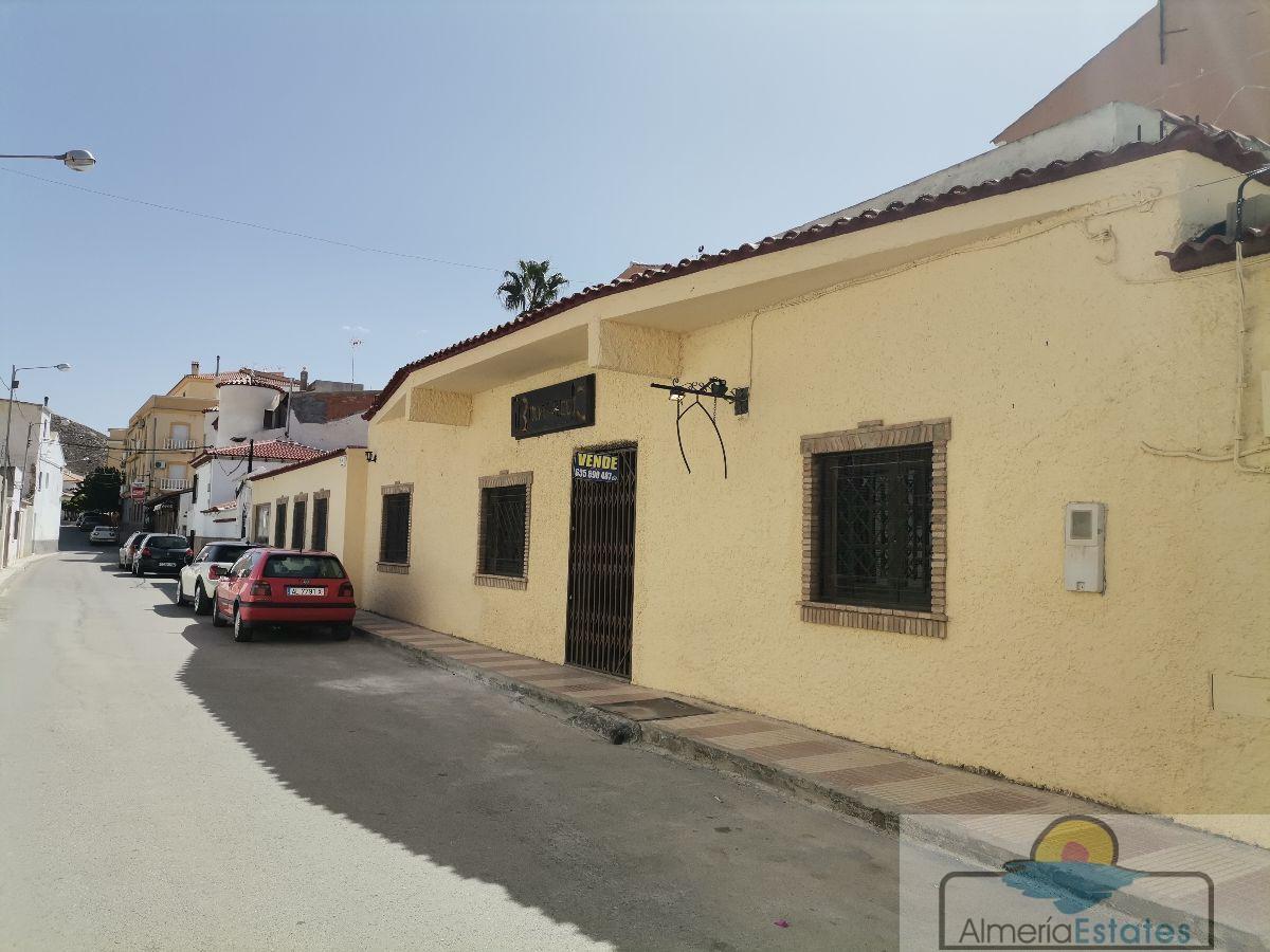 For sale of premises in Cantoria