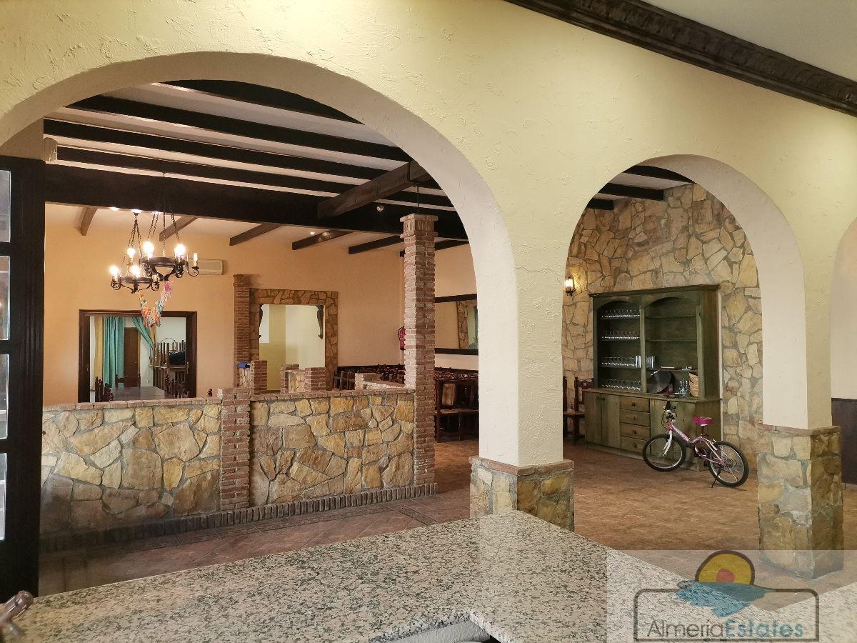 For sale of premises in Cantoria