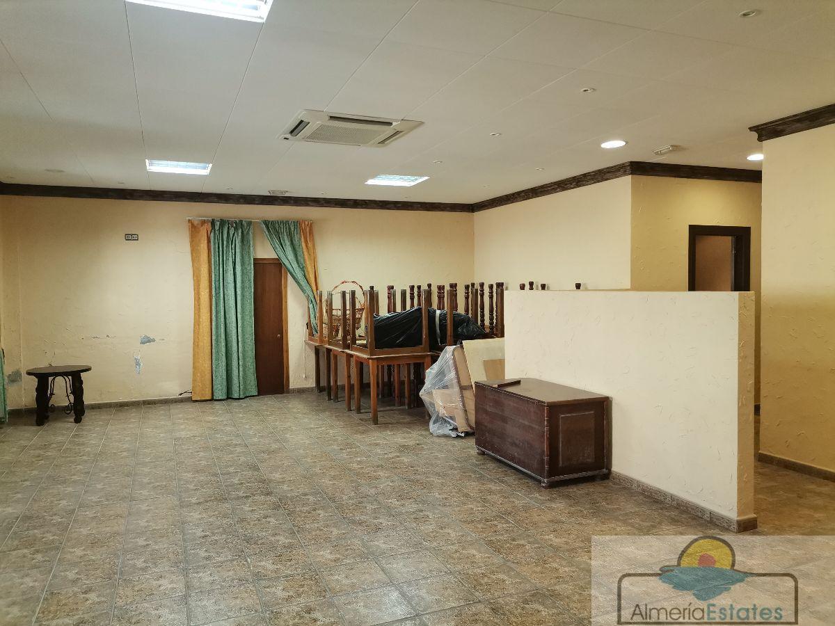 For sale of premises in Cantoria