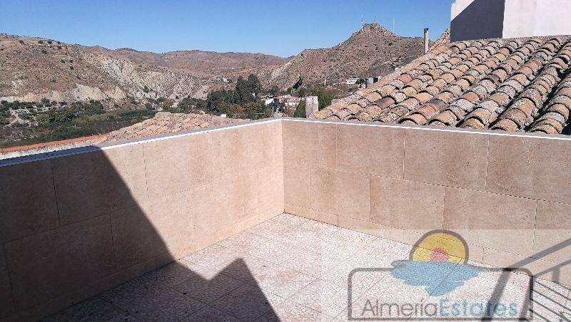 For sale of house in Albánchez