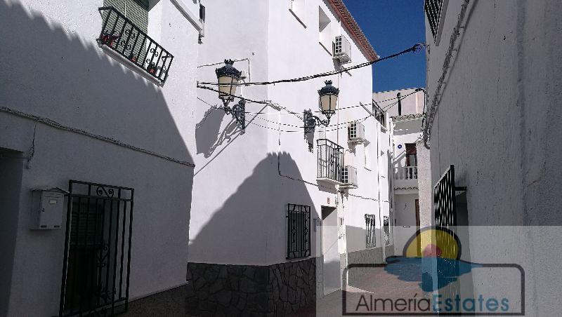 For sale of house in Albánchez