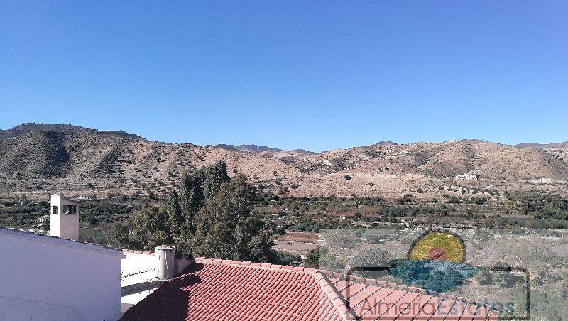 For sale of house in Albánchez
