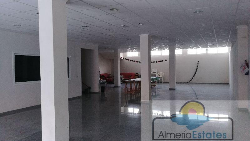 Venta de local en Fines