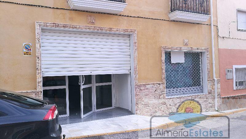 Venta de local en Fines