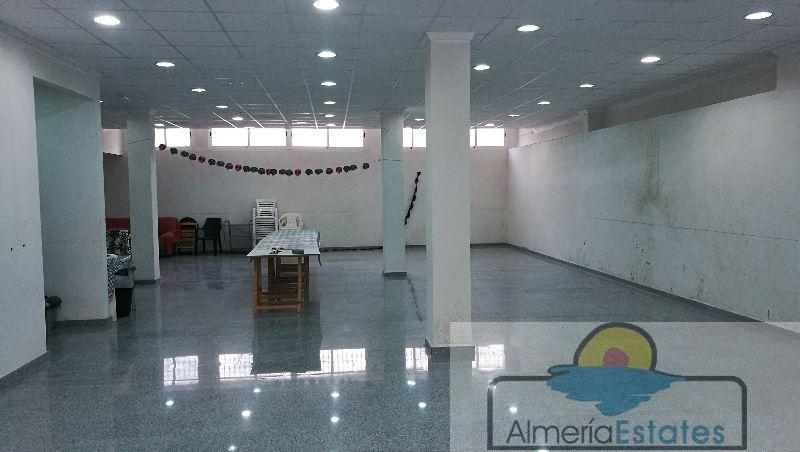 Venta de local en Fines