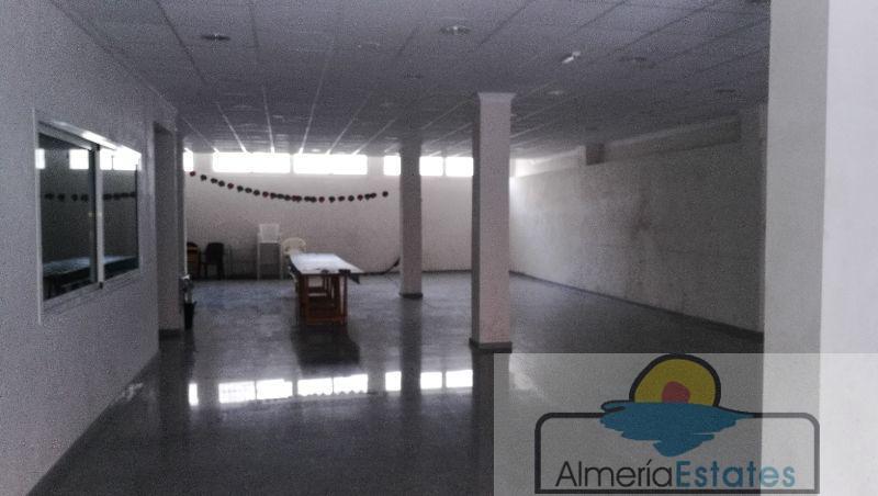 Venta de local en Fines