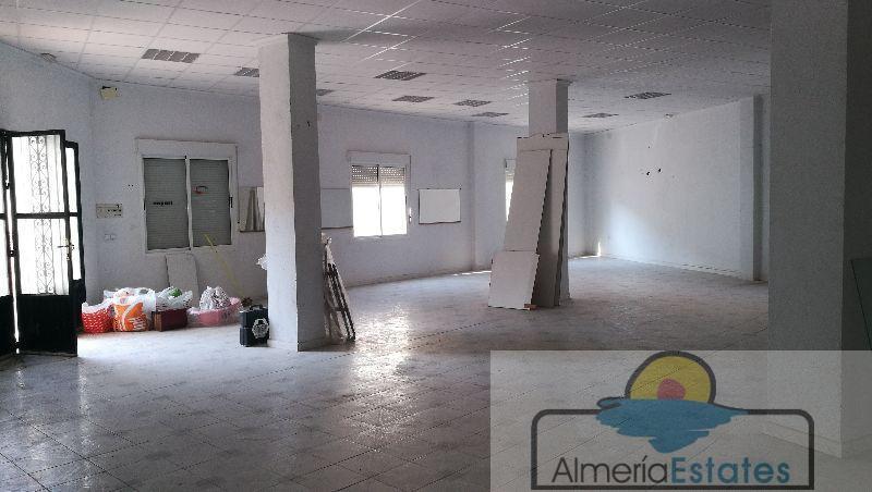 For rent of premises in Albox