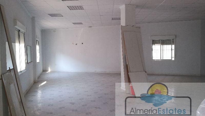 For rent of premises in Albox