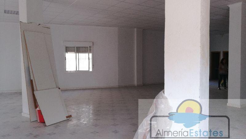 For rent of premises in Albox