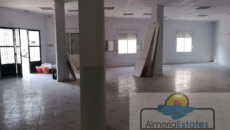 For rent of premises in Albox