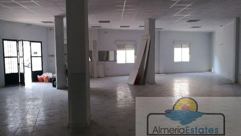 For rent of premises in Albox