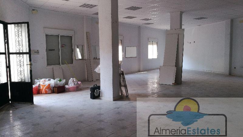 For rent of premises in Albox