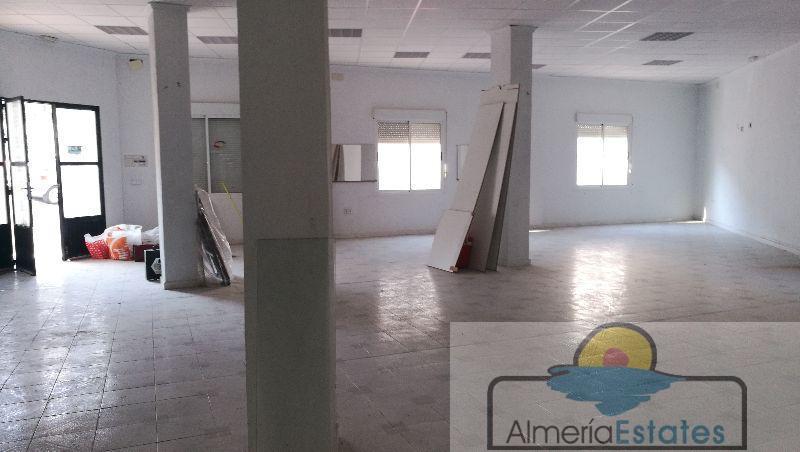 For rent of premises in Albox