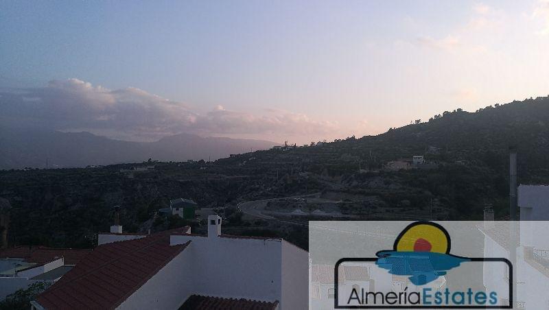 For sale of house in Urrácal