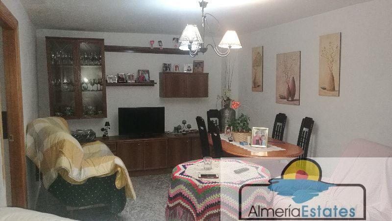 For sale of house in Urrácal