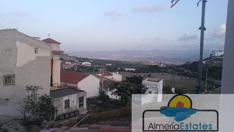 For sale of house in Urrácal