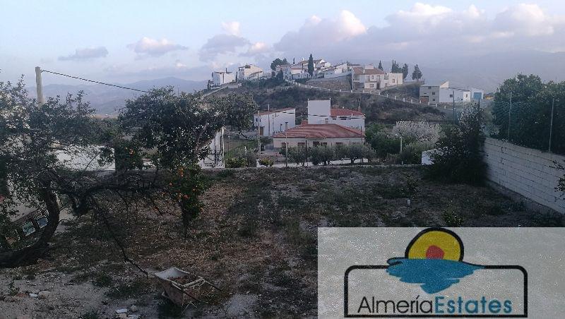 For sale of house in Urrácal