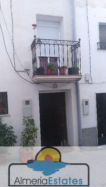 For sale of house in Urrácal